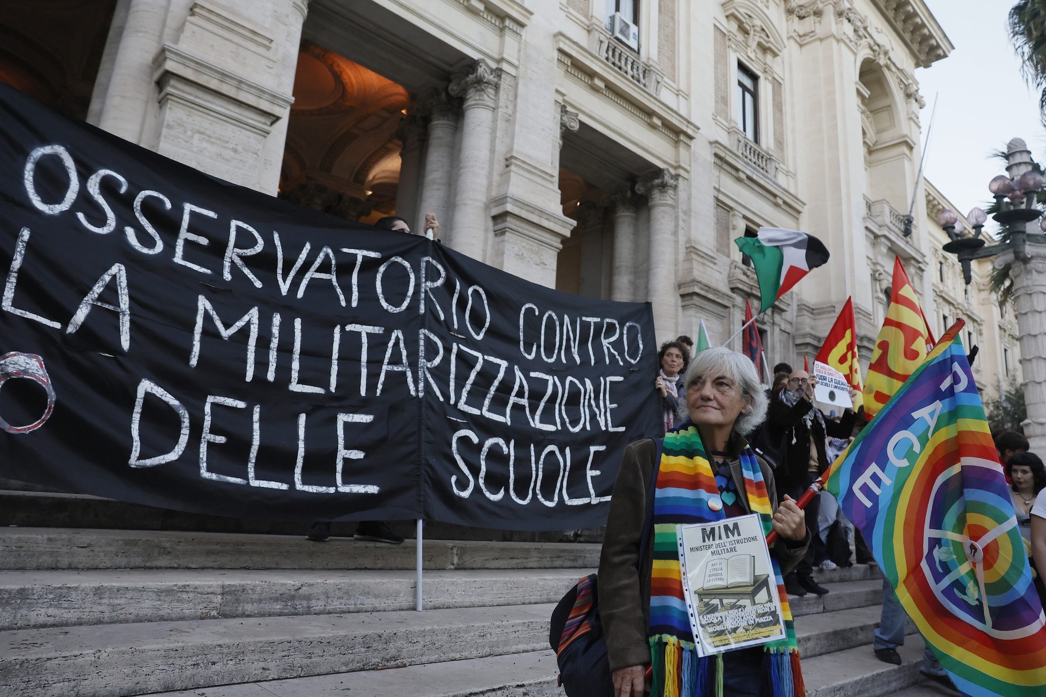 L'Osservatorio contro la militarizzazione delle scuole: "Ministero censura il nostro corso contro riarmo per ignoranza e paura"