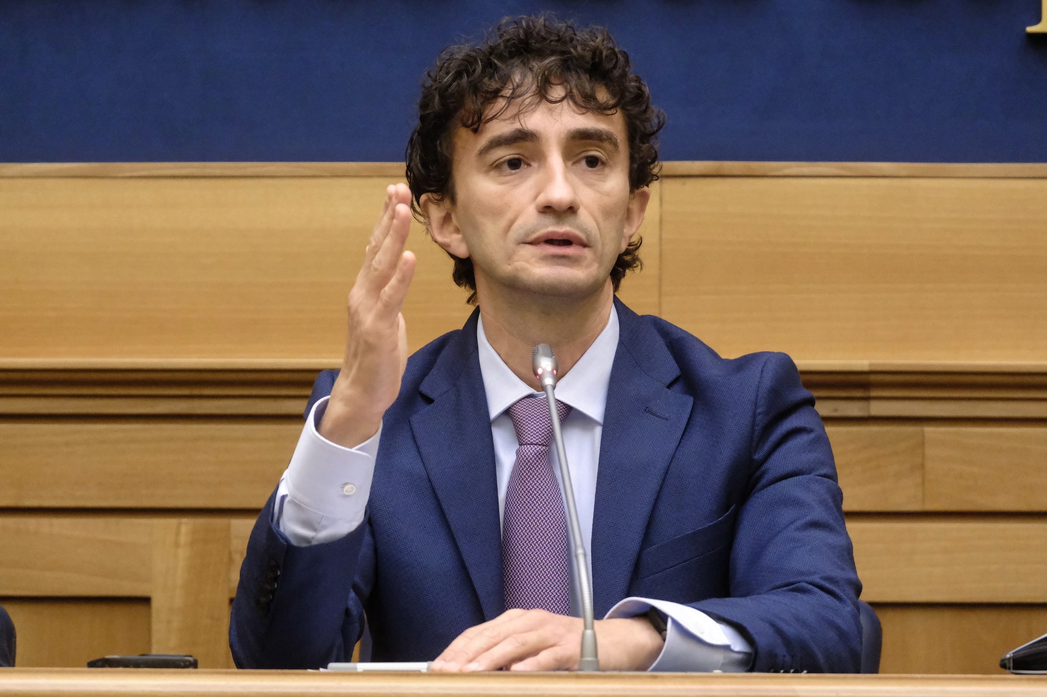 Capogruppo Fdi Bignami rilancia accuse contro il Quirinale: "C'è un piano per far cadere Meloni". La replica: "Ridicolo"