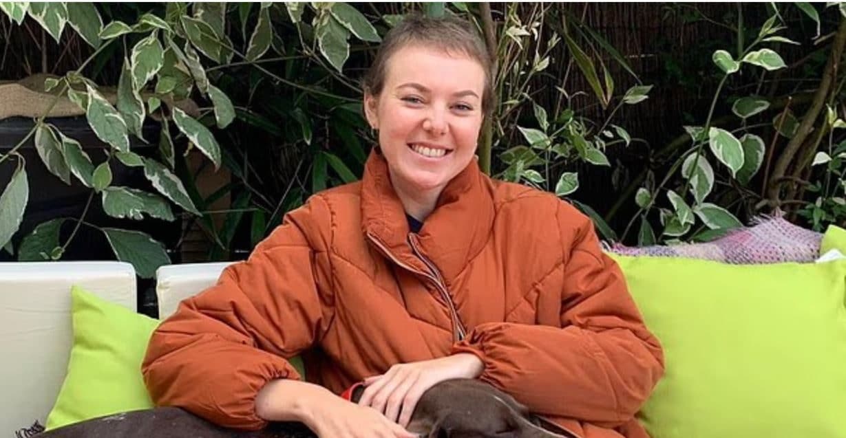 Inizia a vedere doppio durante il volo, pensa sia l'aereo ma era tumore inoperabile: "Serve più ricerca"