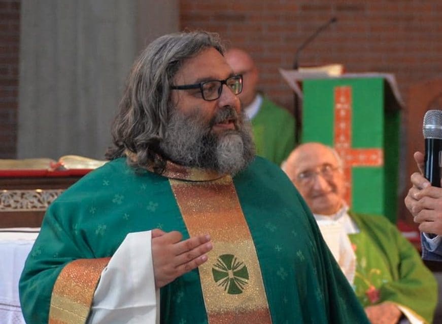 Una foto recente di Don Riccardo Robella