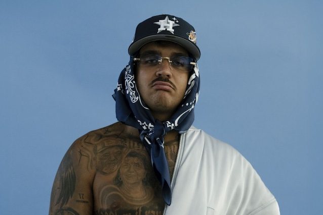 Testo, traduzione e significato di Fotografia, Geolier guarda con nostalgia al passato con una ballad