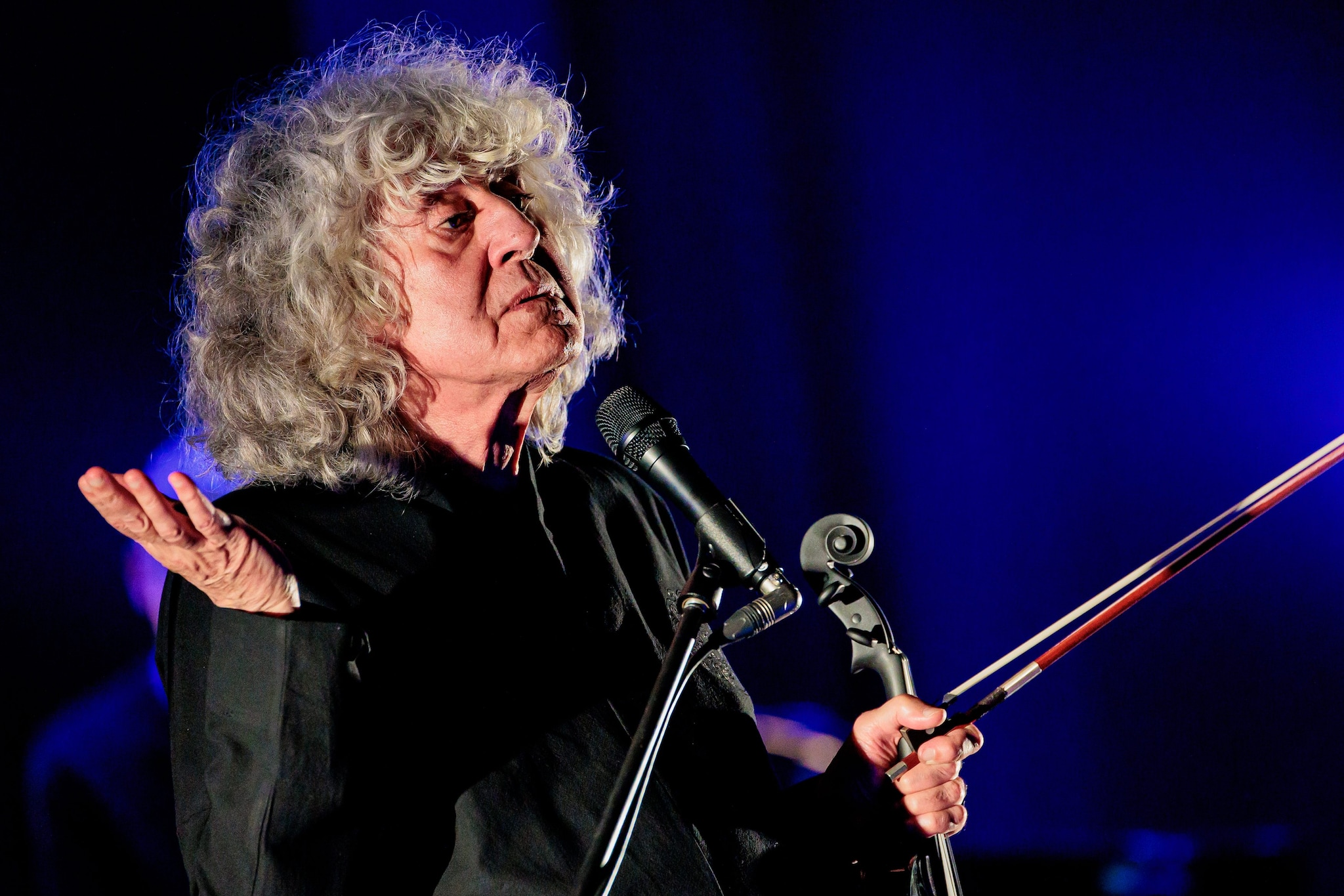 Angelo Branduardi colpito da un malore prima del concerto a Roma: ricoverato per accertamenti clinici