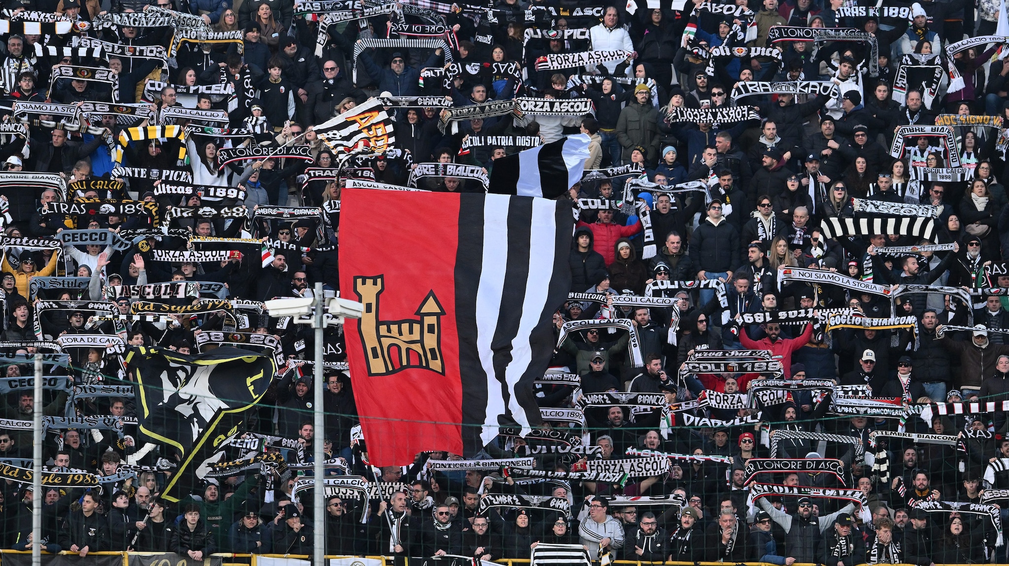 Picchiati a San Benedetto perché tifosi dell’Ascoli: due fratelli all’ospedale, indagini in corso