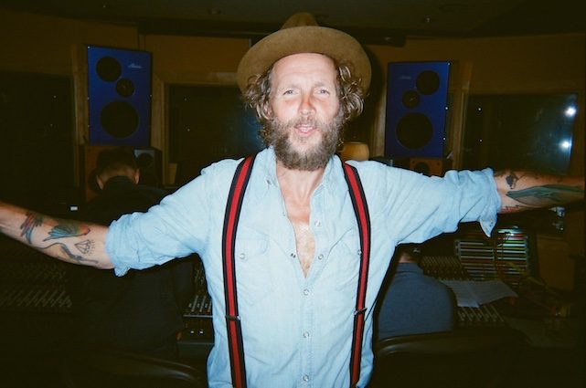 Perché il nuovo album di Jovanotti Niuiorcherubini esce giovedì e non venerdì