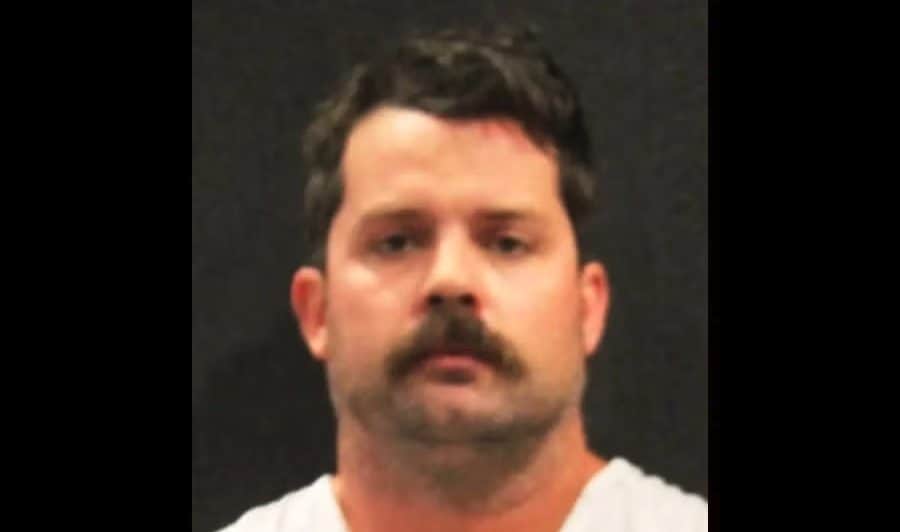 USA, bimba di due anni muore nell’auto lasciata sotto il sole: il padre si suicida prima del processo