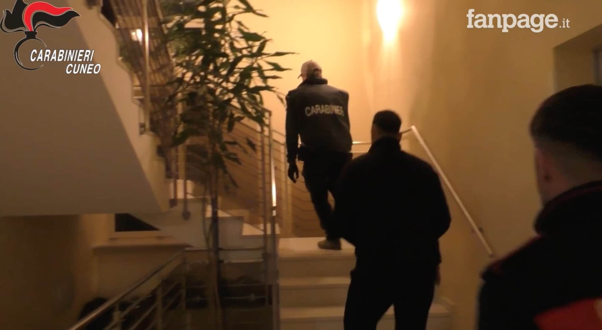 “Disabili legati al letto e picchiati, video aberranti”: 21 indagati nella cooperativa di Cuneo