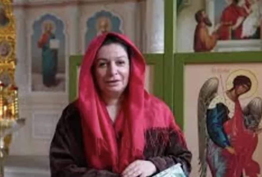 Alyona Polyn, la "strega di Putin" condannata a 2 anni di carcere: lanciava incantesimi contro nemici del Cremlino