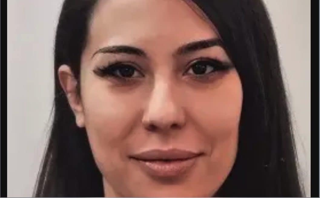 Travolta da un’auto e sbalzata dalla bici sulla provinciale: Silvia muore a 36 anni, tragedia a Oristano