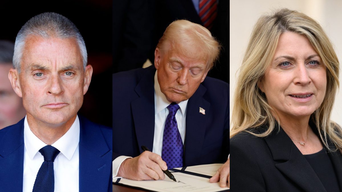 Tim Davie, Donld Trump e Deborah Turness.