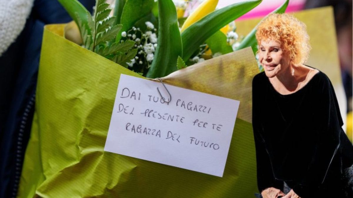 I fiori per Ornella Vanoni nella camera ardente