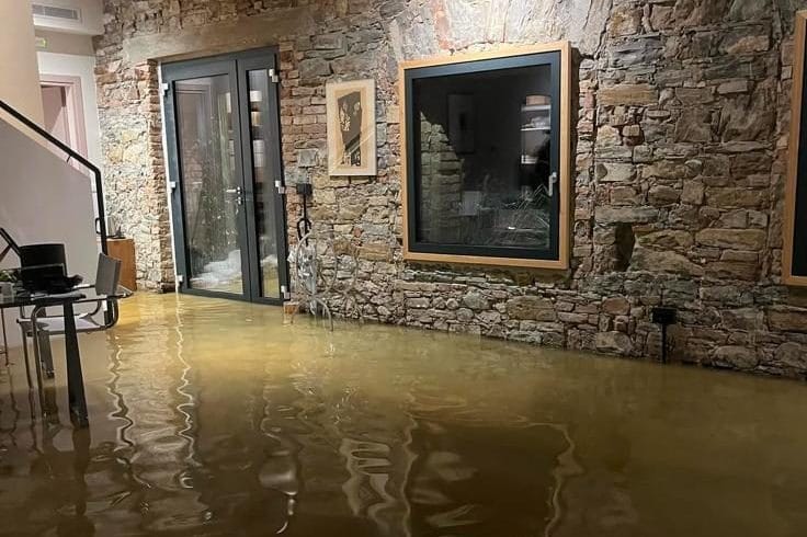 Il ristorante di Antonia Klugmann allagato, la chef a Fanpage: “Sconvolti, abbiamo aiutato i clienti a scappare”