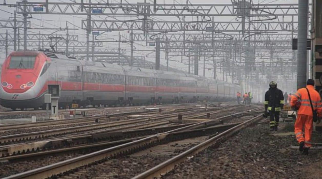 Treni boccati tra Roma e Firenze per persona deceduta sui binari a Chiusi: ritardi e cancellazioni
