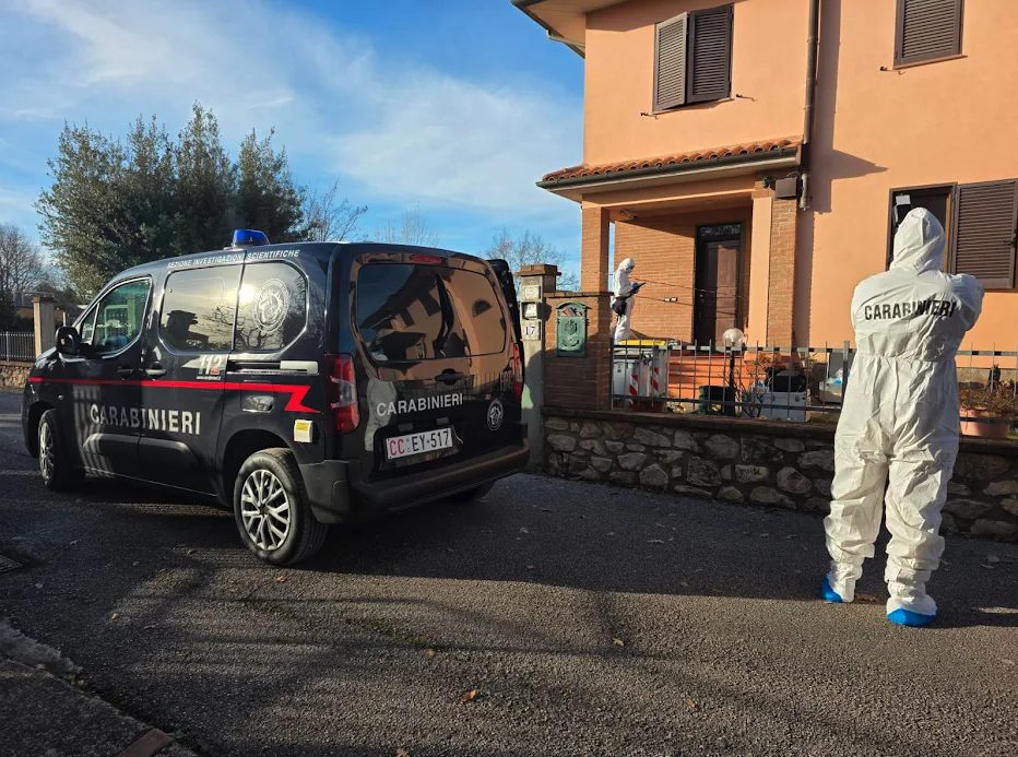 Perugia, un uomo e una donna trovati morti a Città della Pieve: ipotesi omicidio-suicidio