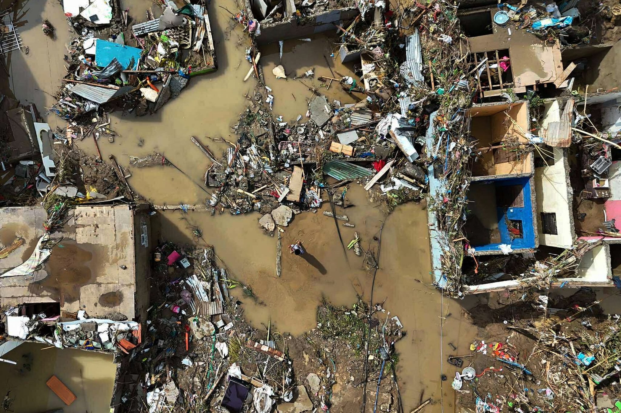 Il tifone Kalmaegi devasta le Filippine: almeno 90 morti e centinaia di migliaia di sfollati