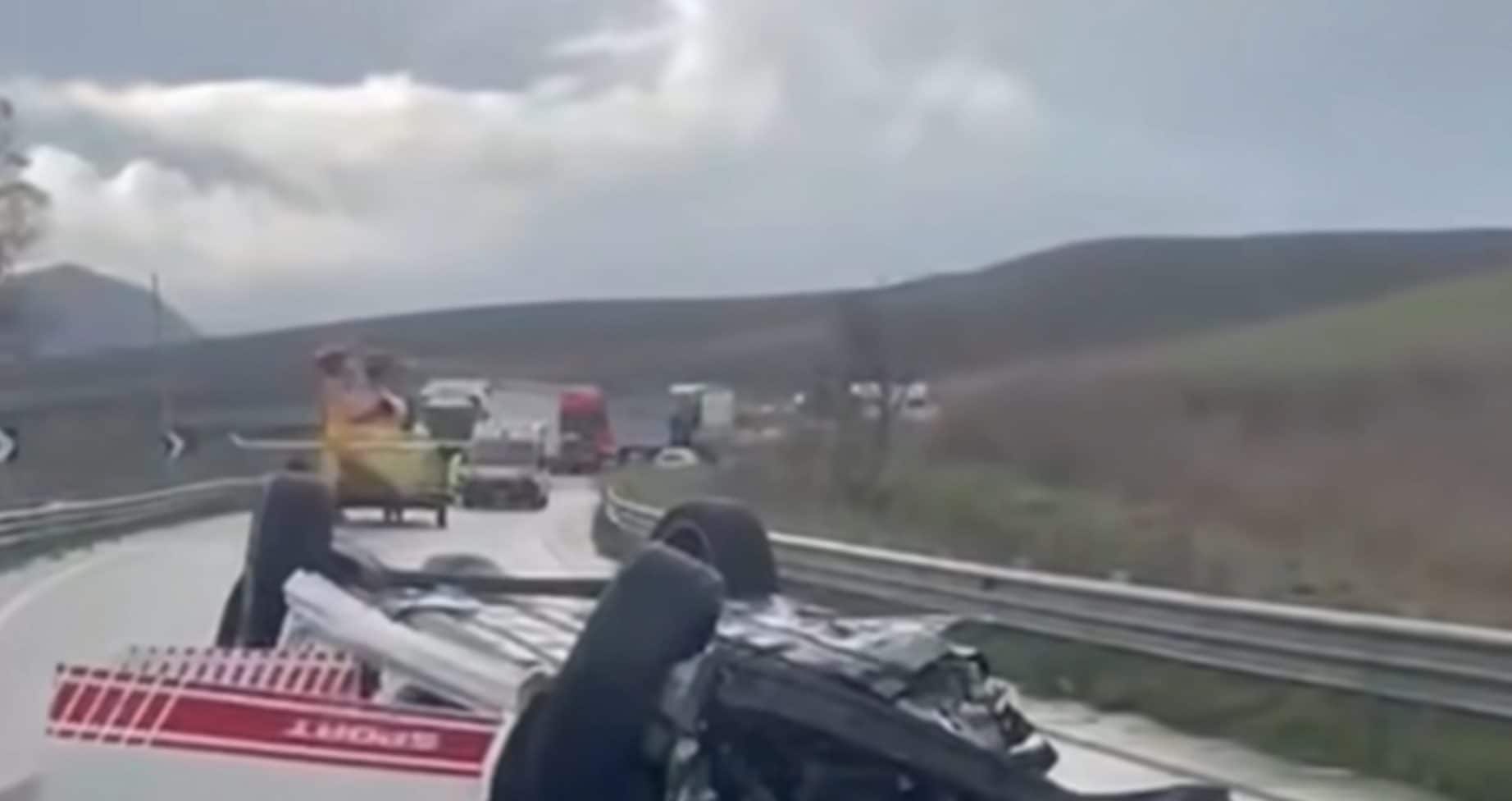 Incidente sulla Palermo-Sciacca, violento scontro tra tre auto: morto un 18enne, grave una ragazza