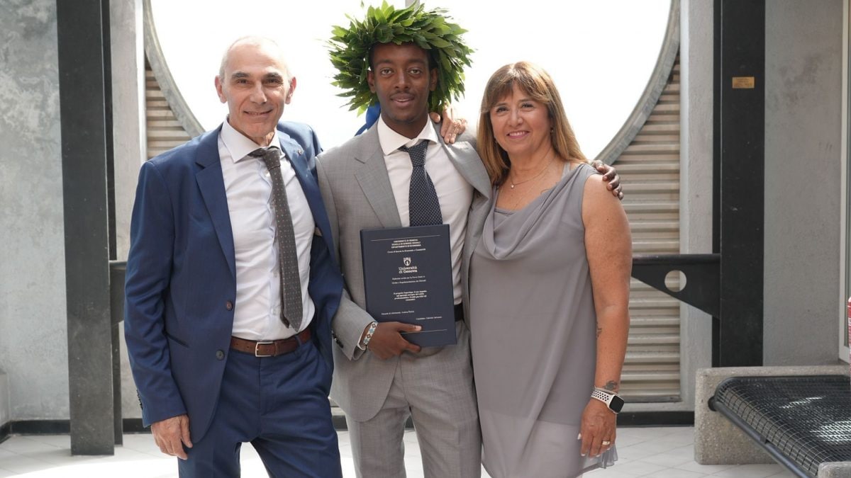 Laura insieme a suo figlio Gabriele e al marito Paolo.