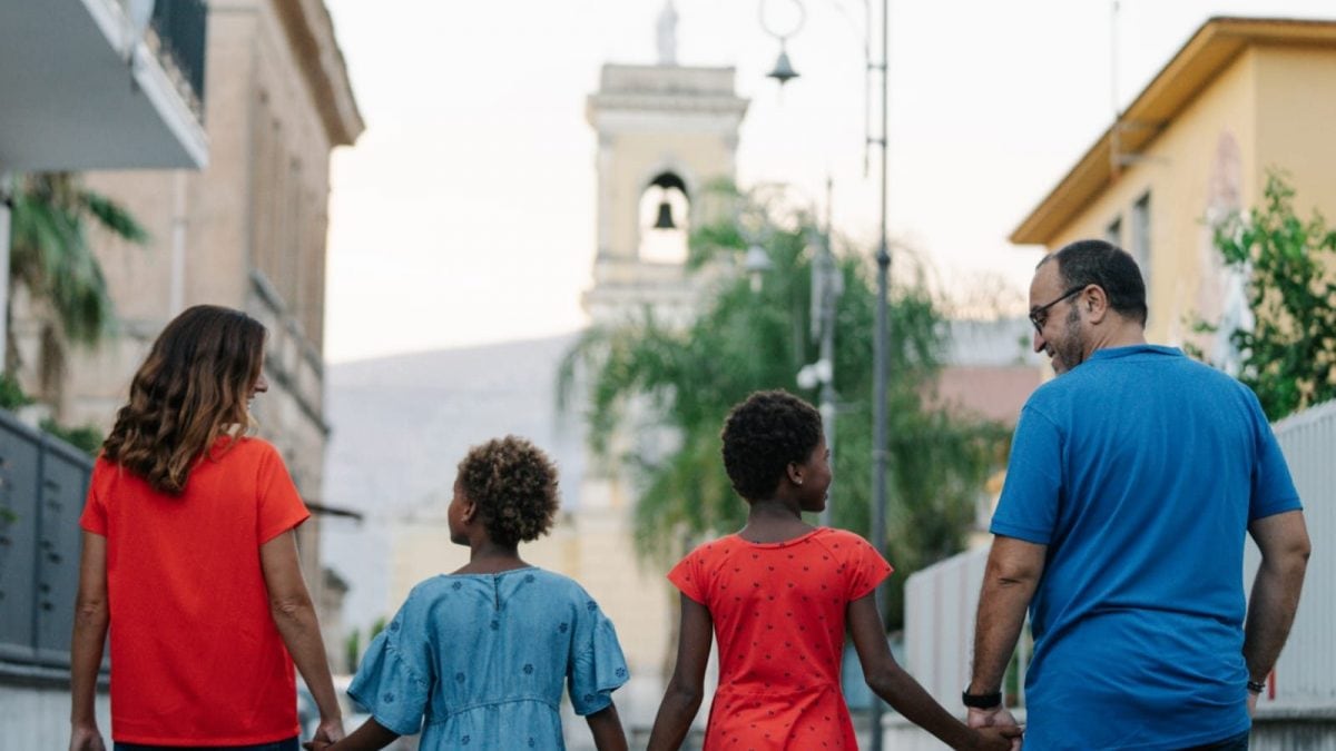 Maria Laura e Luigi insieme alle loro figlie.