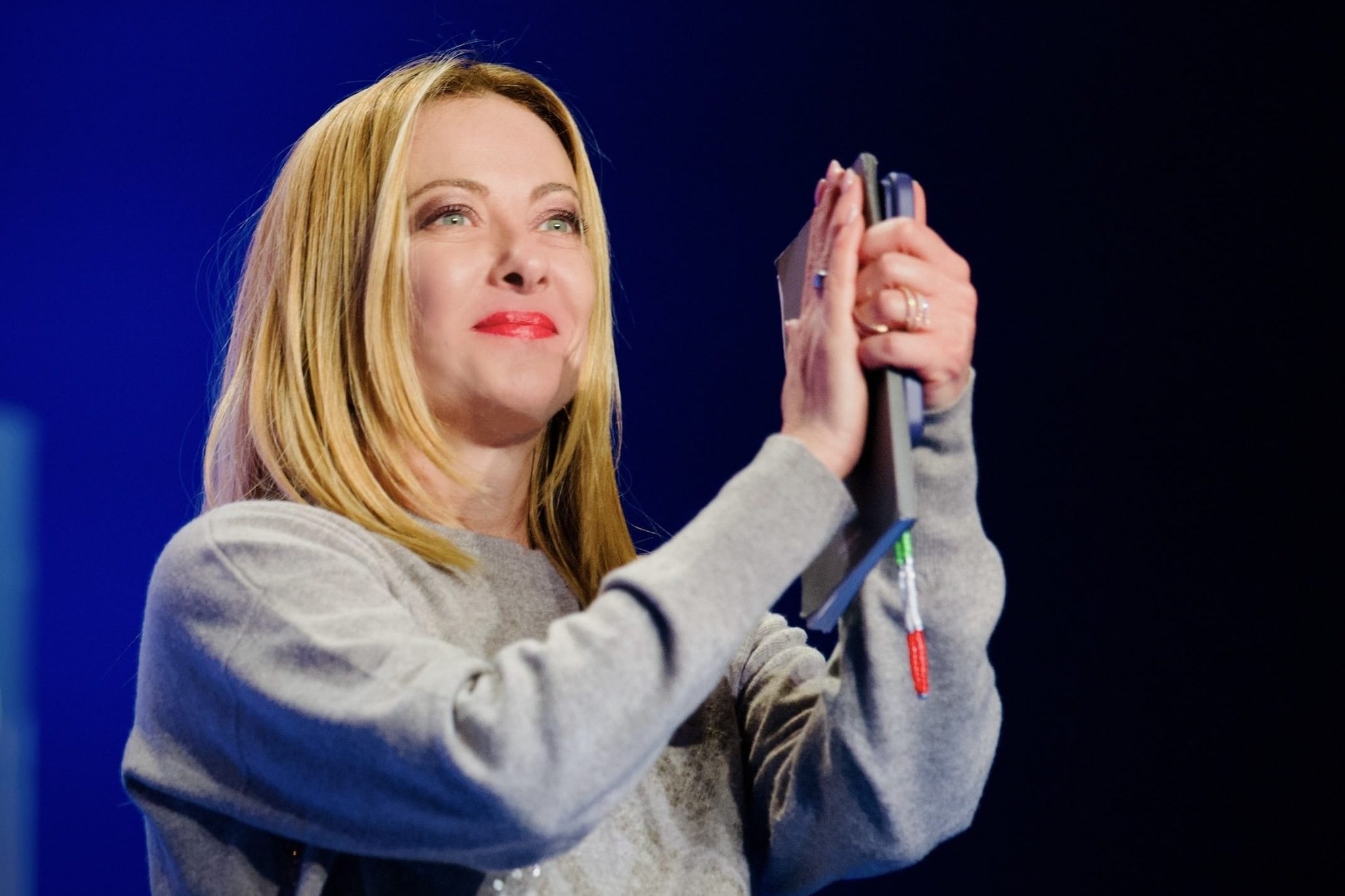 L'occupazione frena e gli stipendi restano bassi: come saranno i prossimi anni del governo Meloni secondo l'Ue