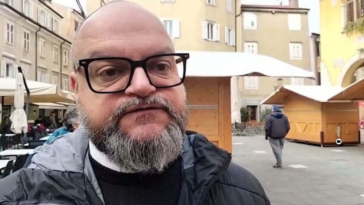 Il parroco di Muggia, don Andrea Destradi.