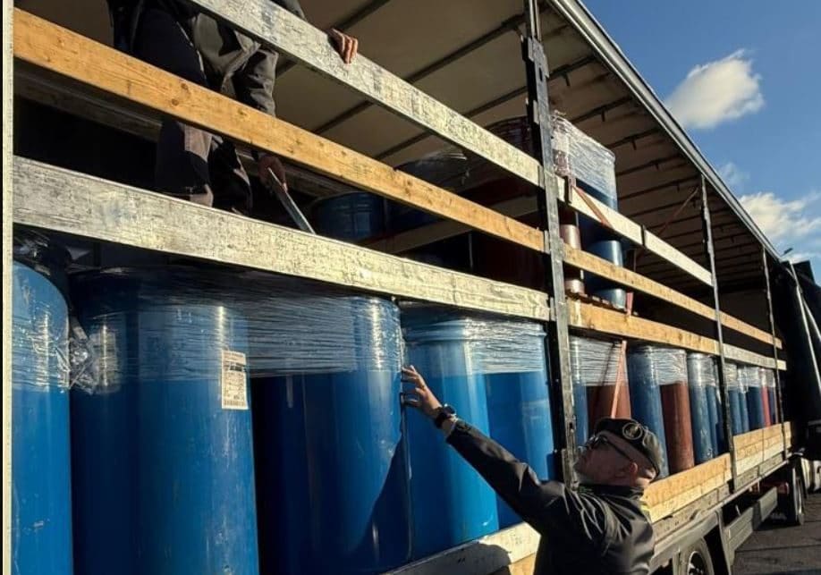 Passata di pomodoro made in Italy ma proveniente dalla Bulgaria, 42 tonnellate sequestrate a Brindisi