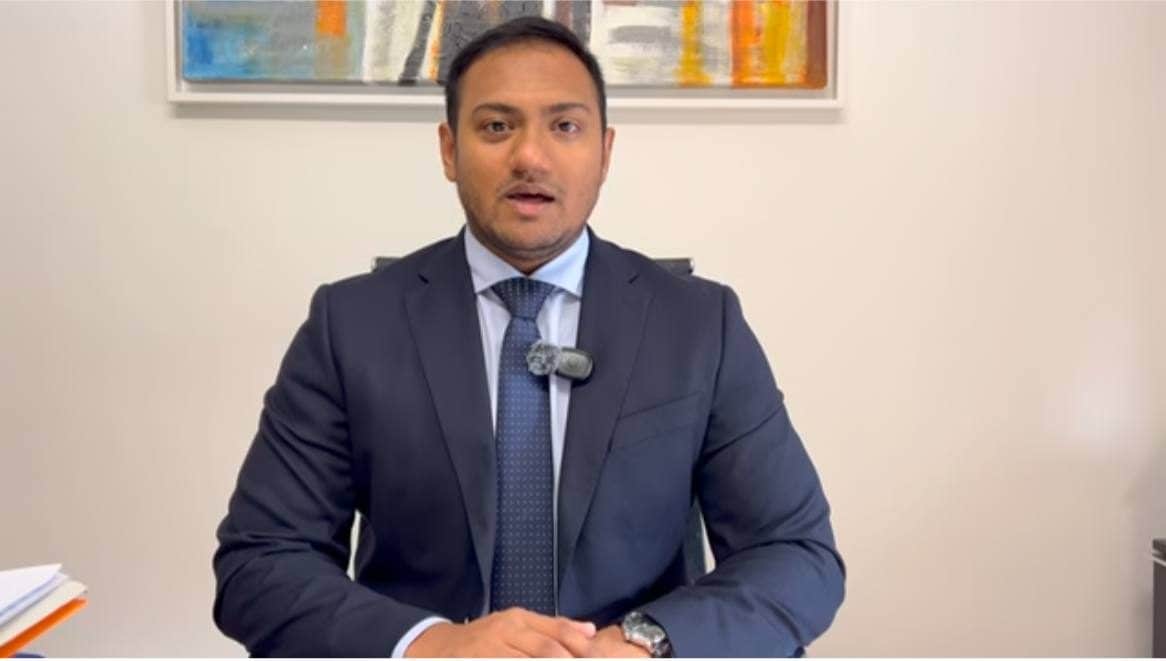 Shaidul Abdul, nel suo studio legale di Palermo. Foto di Lidia Ginestra Giuffrida