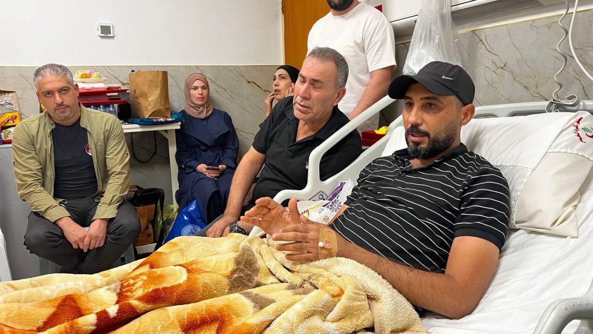 Fadi Yessin, cameraman di Al Jazeera ferito alla gamba dalle forze israeliane