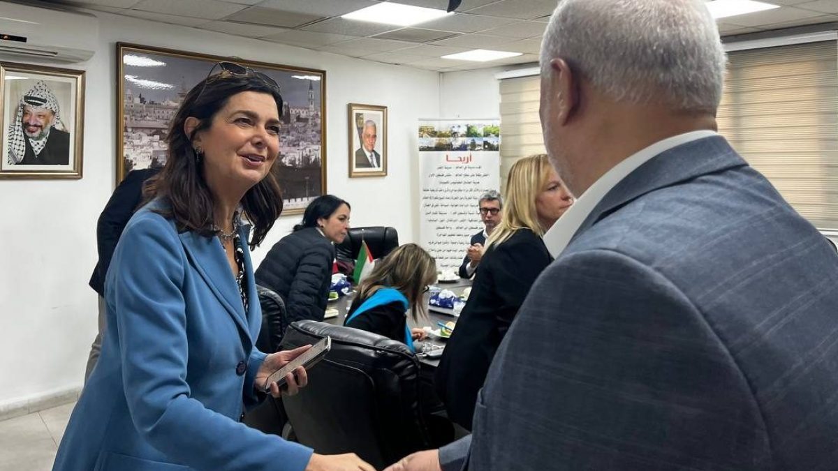 Laura Boldrini saluta il sindaco di Gerico