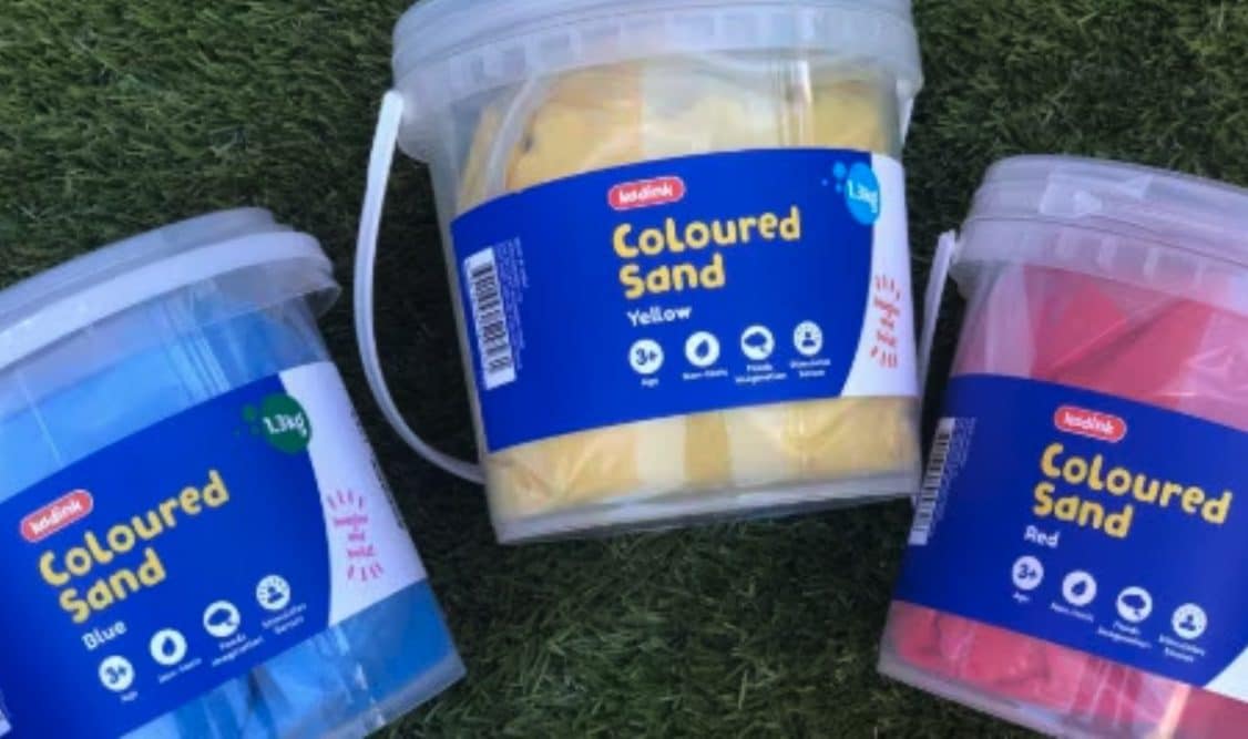 Australia, sabbia colorata per bimbi richiamata per sospetto amianto: decine di scuole chiuse