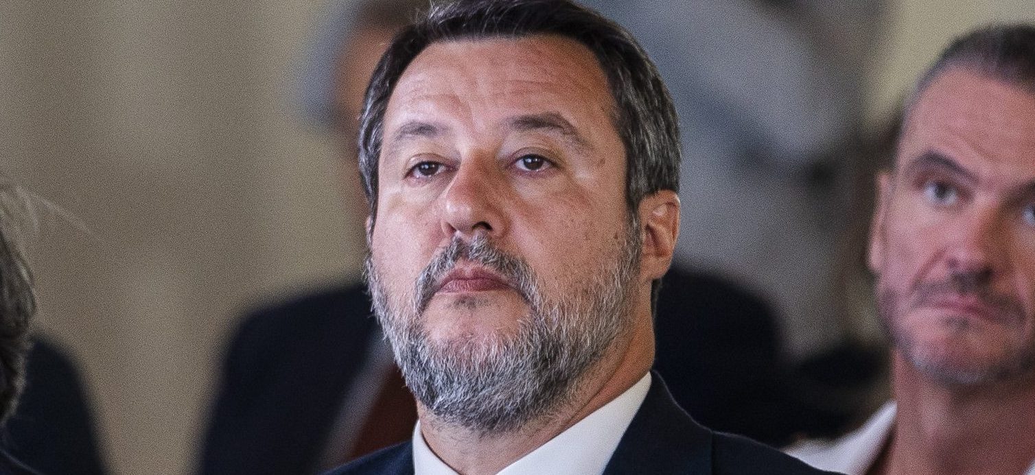 Bimbi tolti alla famiglia nel bosco, Salvini contro i giudici: "Da genitore mi vergogno dello Stato"