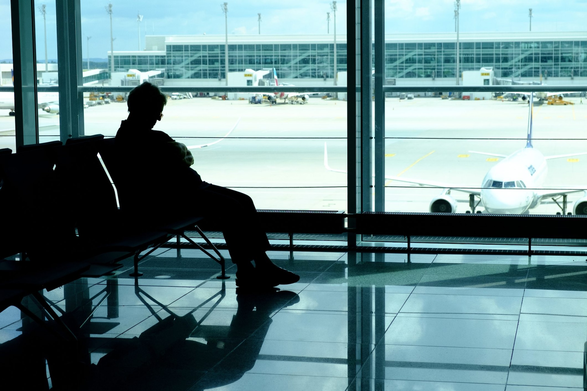 Sciopero il 14 novembre, a rischio il trasporto aereo EasyJet e Volotea: orari e voli garantiti