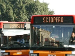 sciopero-bus-21-marzo-1762498314386-300x225.jpg