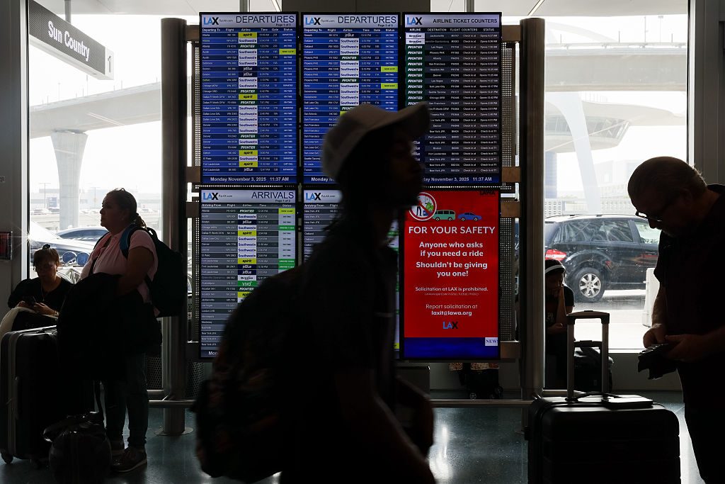 Shutdown in USA, da oggi parte il taglio dei voli: 40 aeroporti in tilt con migliaia di viaggi cancellati