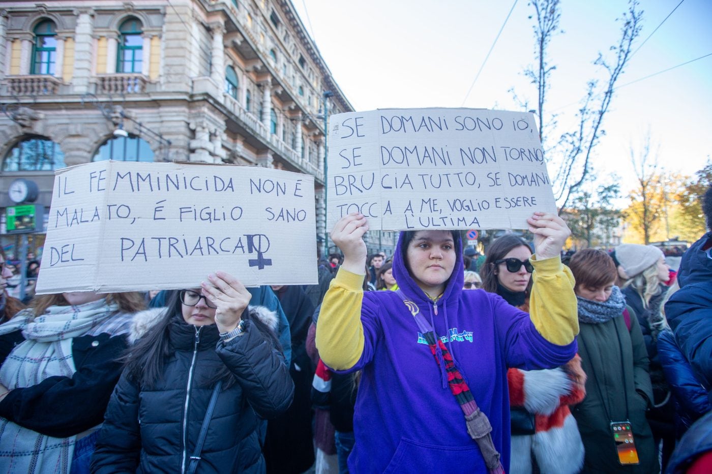 La proposta di Bilotti (M5S) contro i femminicidi: "Avvisiamo sempre la donna quando l'indagato si sposta"