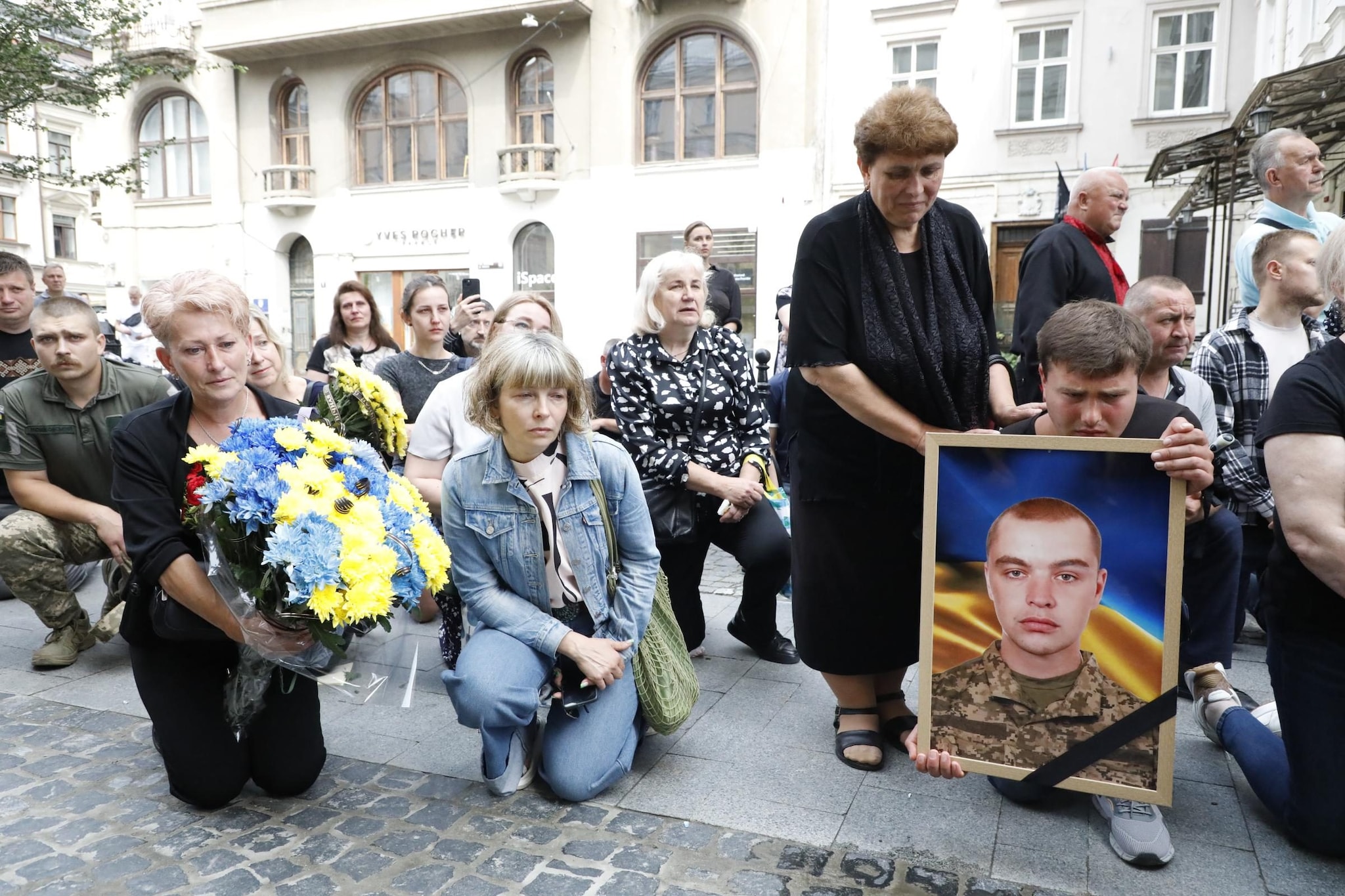 Funerale di un giovane soldato a Leopoli