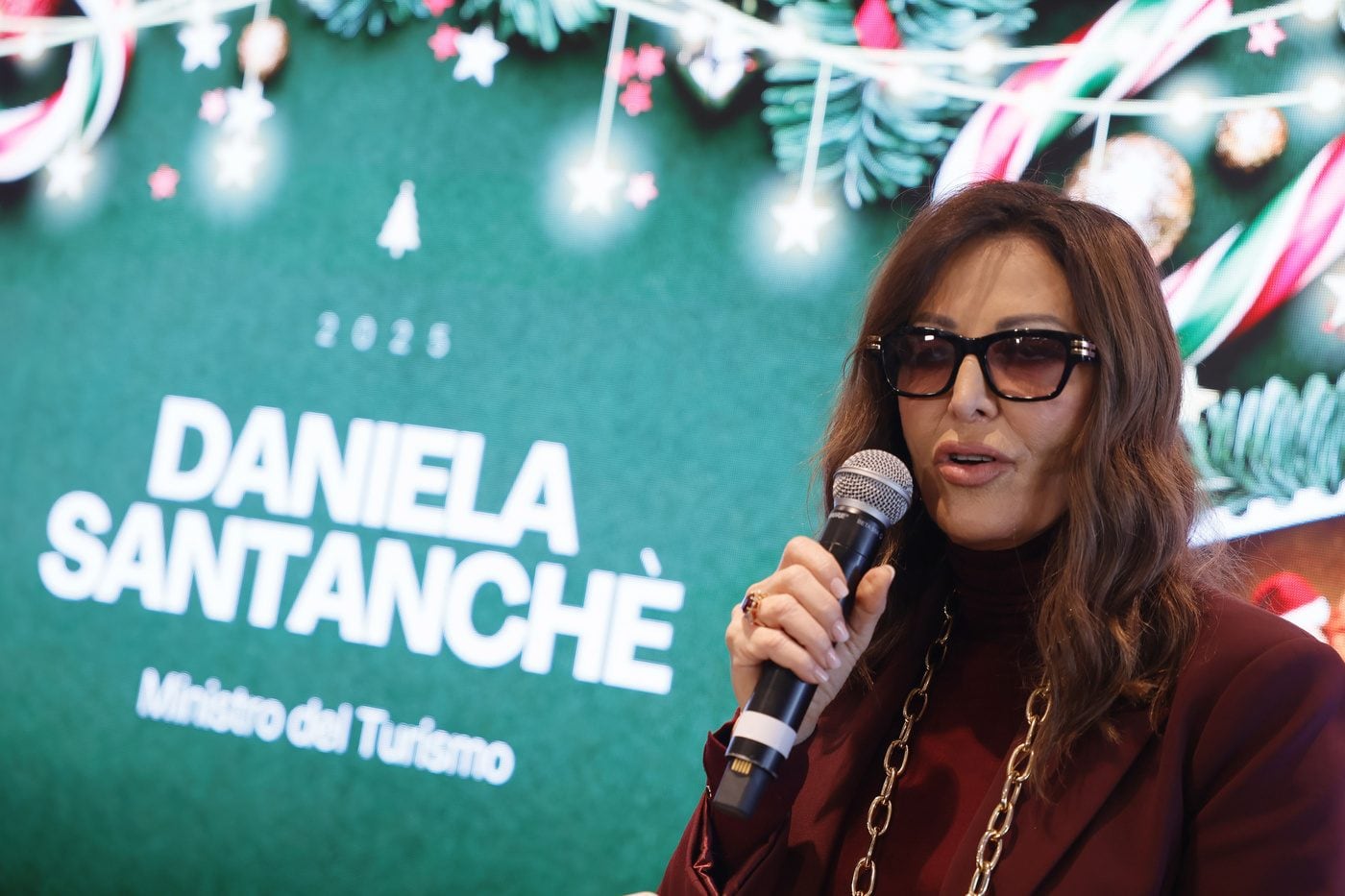 Per il governo il turismo invernale va alla grande, ma in montagna non c’è neve