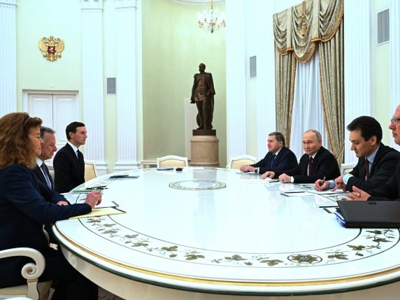 Ucraina, salta l'incontro tra inviati USA e Zelensky. Meloni: "Non c'è collaborazione da parte di Mosca"