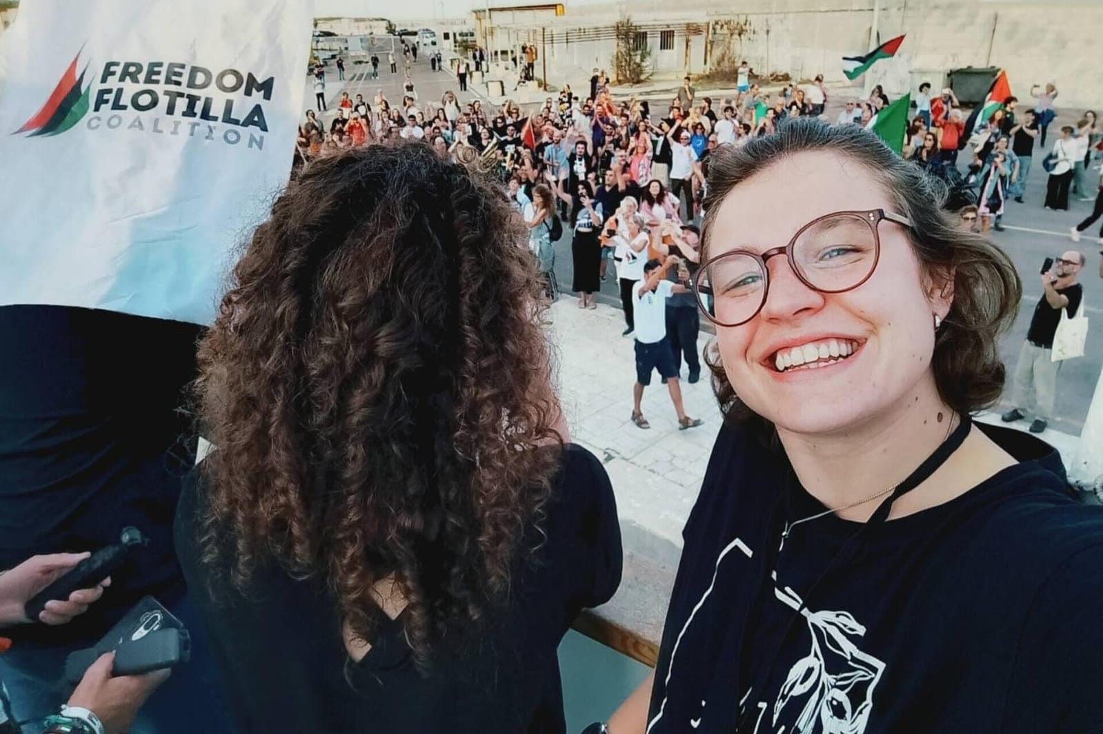 "Sono stata stuprata durante il mio arresto in Israele": parla una giornalista che ha preso parte alla Flotilla