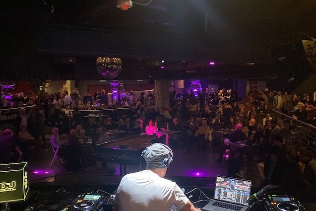 Il pubblico alla presentazione di Baricco in discoteca