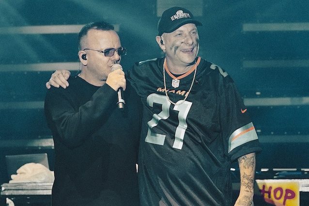 Clementino conquista Napoli con Gigi D'Alessio e Rocco Hunt: sul palco anche una proposta di matrimonio