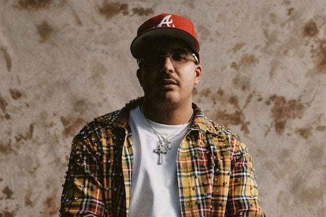 Testo, traduzione e significato di 081, Geolier rivendica di essere sempre lo stesso anche se ora è ricco