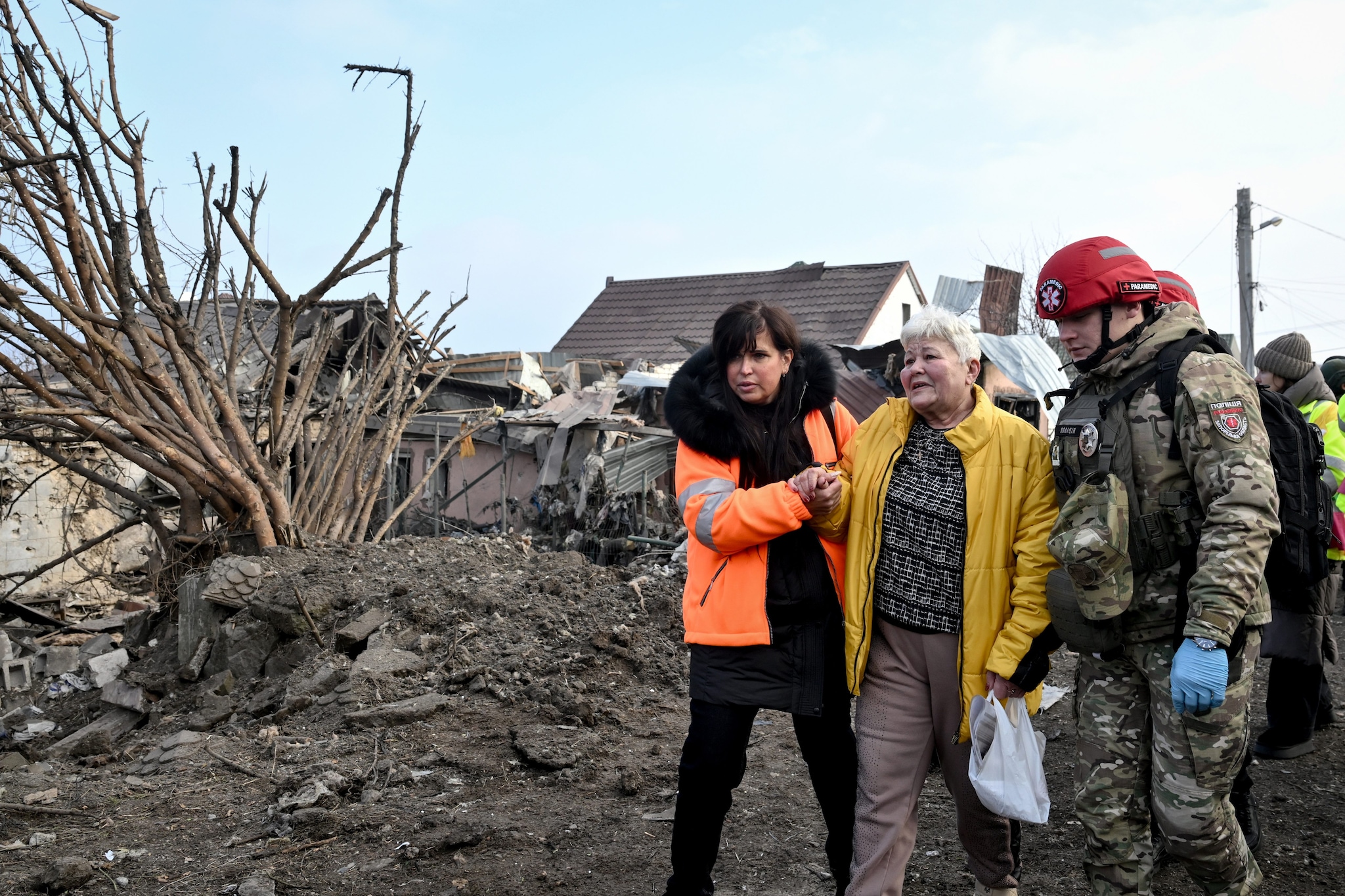 Missili russi su Odessa, almeno 8 morti e decine di feriti. Oggi l'inviato del Cremlino a Miami