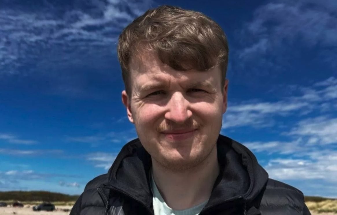 Gli cola il naso e ha mal di testa, pensa sia raffreddore ma era tumore al cervello: Kieran muore a 26 anni