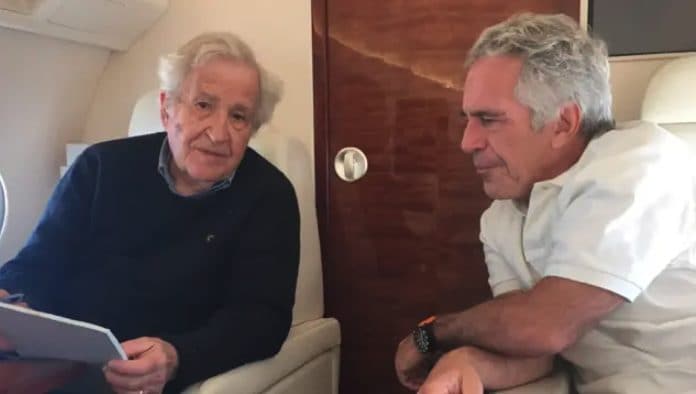 Noam Chomsky insieme ad Epstein