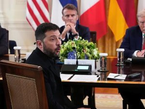 Guerra Ucraina, di cosa parleranno oggi Zelensky e Trump in Florida: l’incontro alle 19 italiane
