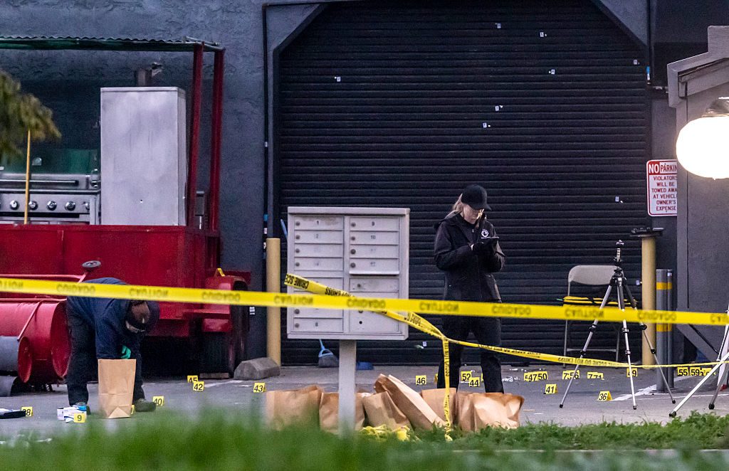 "Ci sono bambini ricoperti di sangue, venite subito", le chiamate di soccorso dopo la sparatoria di Stockton