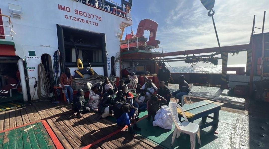 Migranti, 108 persone bloccate da quattro giorni nel Mediterraneo: l'Europa non indica un porto sicuro