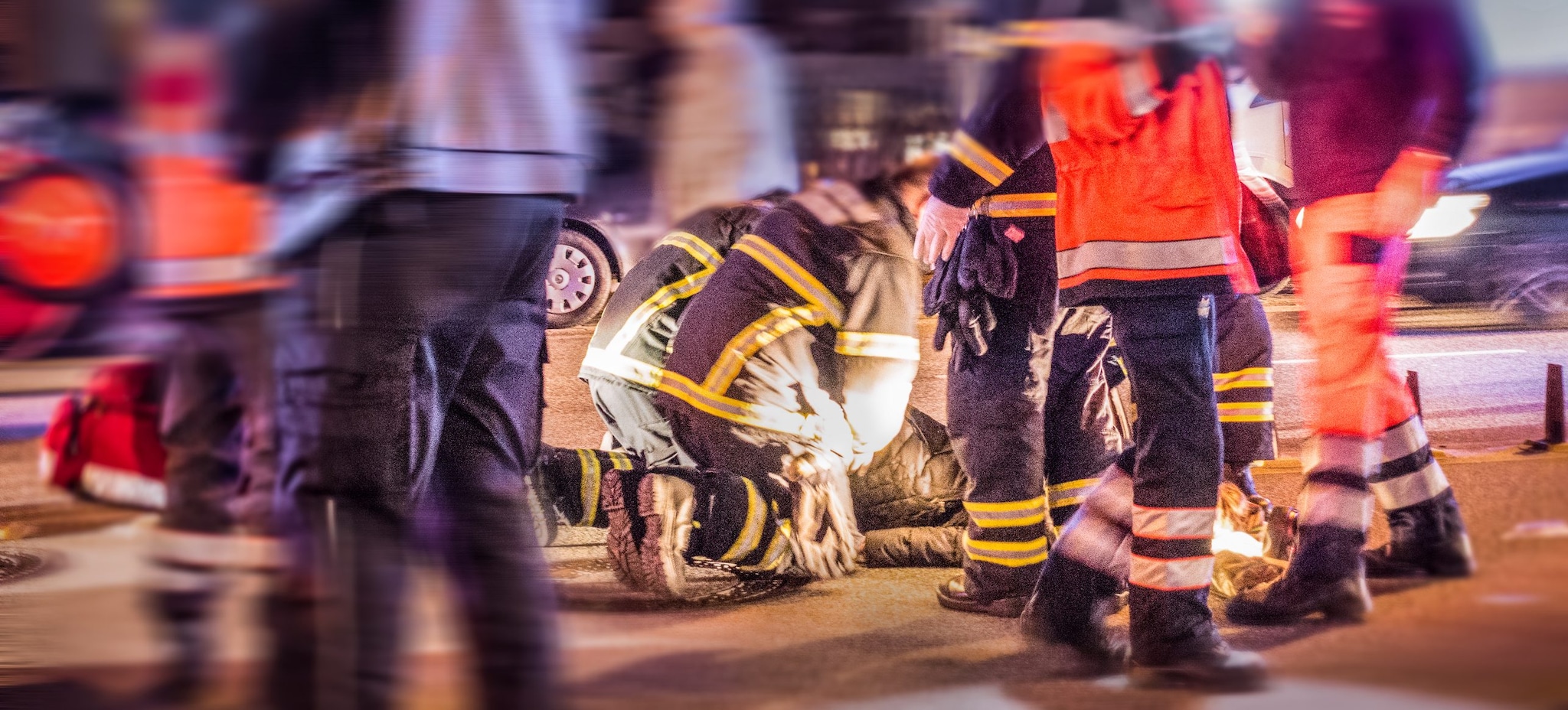 Auto fuori strada dopo il cenone della Vigilia: Giuseppe muore a 18 anni, feriti due coetanei