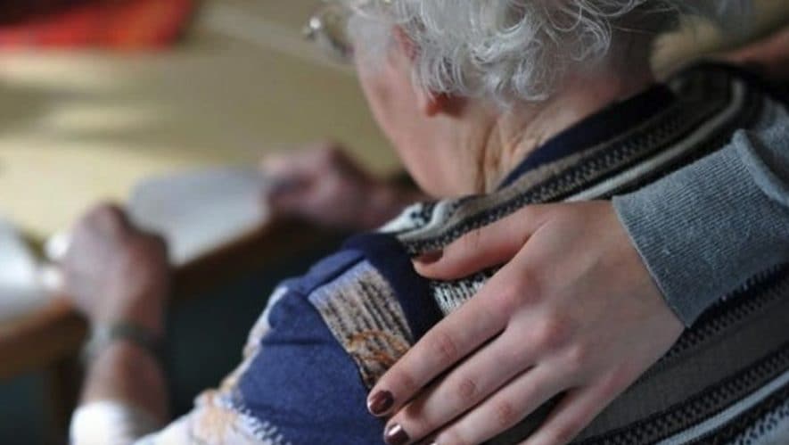 "Sono sola e non mangio da tre giorni", 90enne aiutata dai carabinieri alla vigilia di Natale