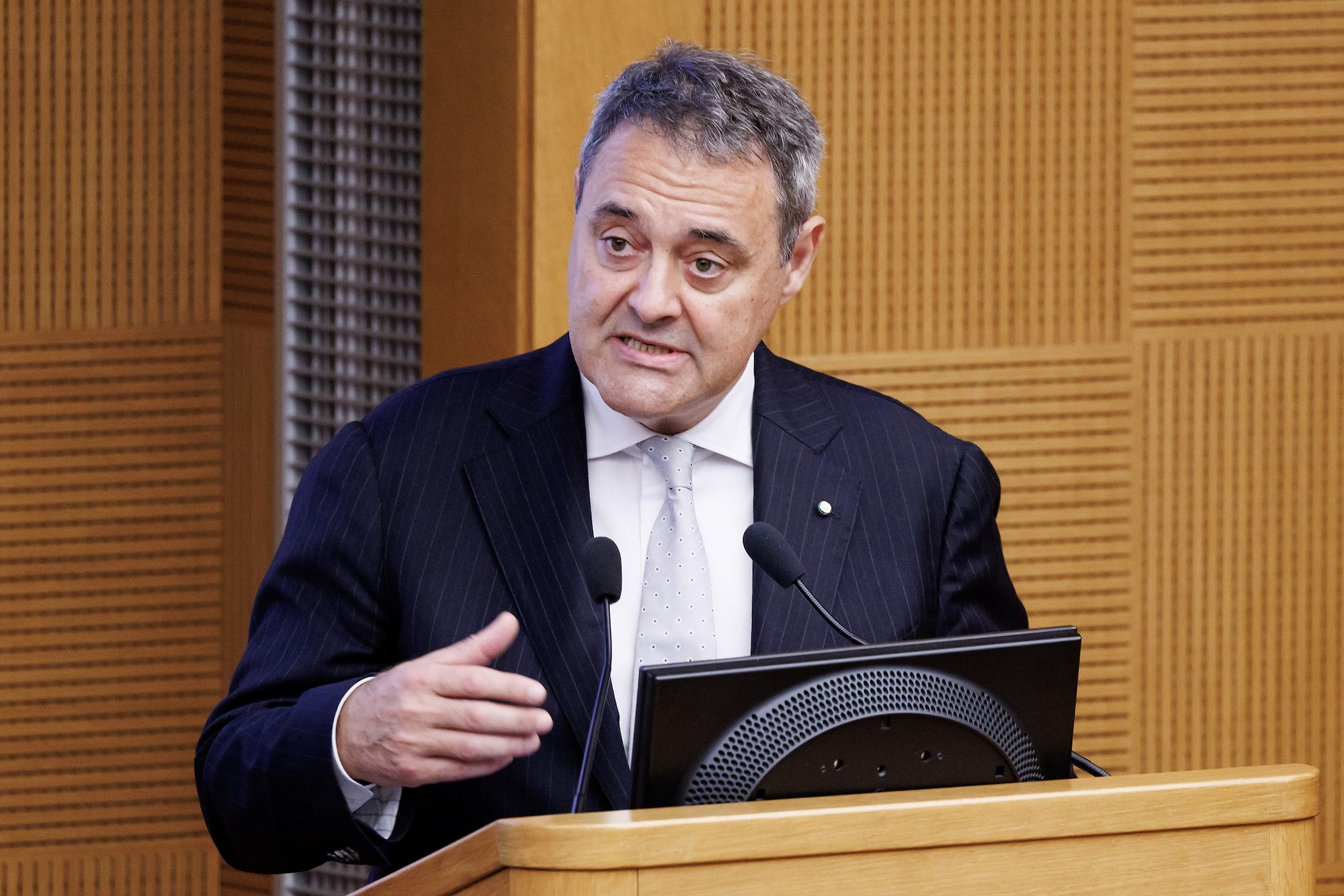 C'è un altro caso Brunetta: i vertici dell'Arera si alzano lo stipendio di 70mila euro l'anno