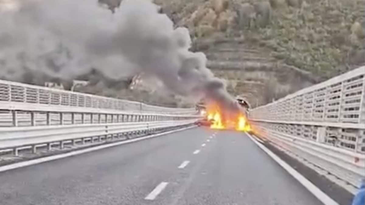 Fermo immagine di un filmato realizzato sul luogo dell’assalto.